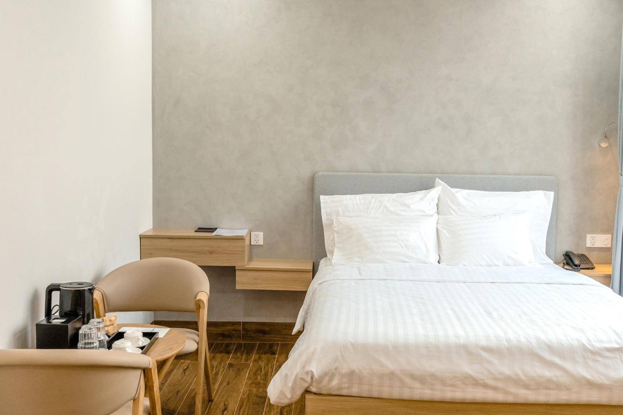 Diora Hotel Pleiku By Hos Eksteriør bilde