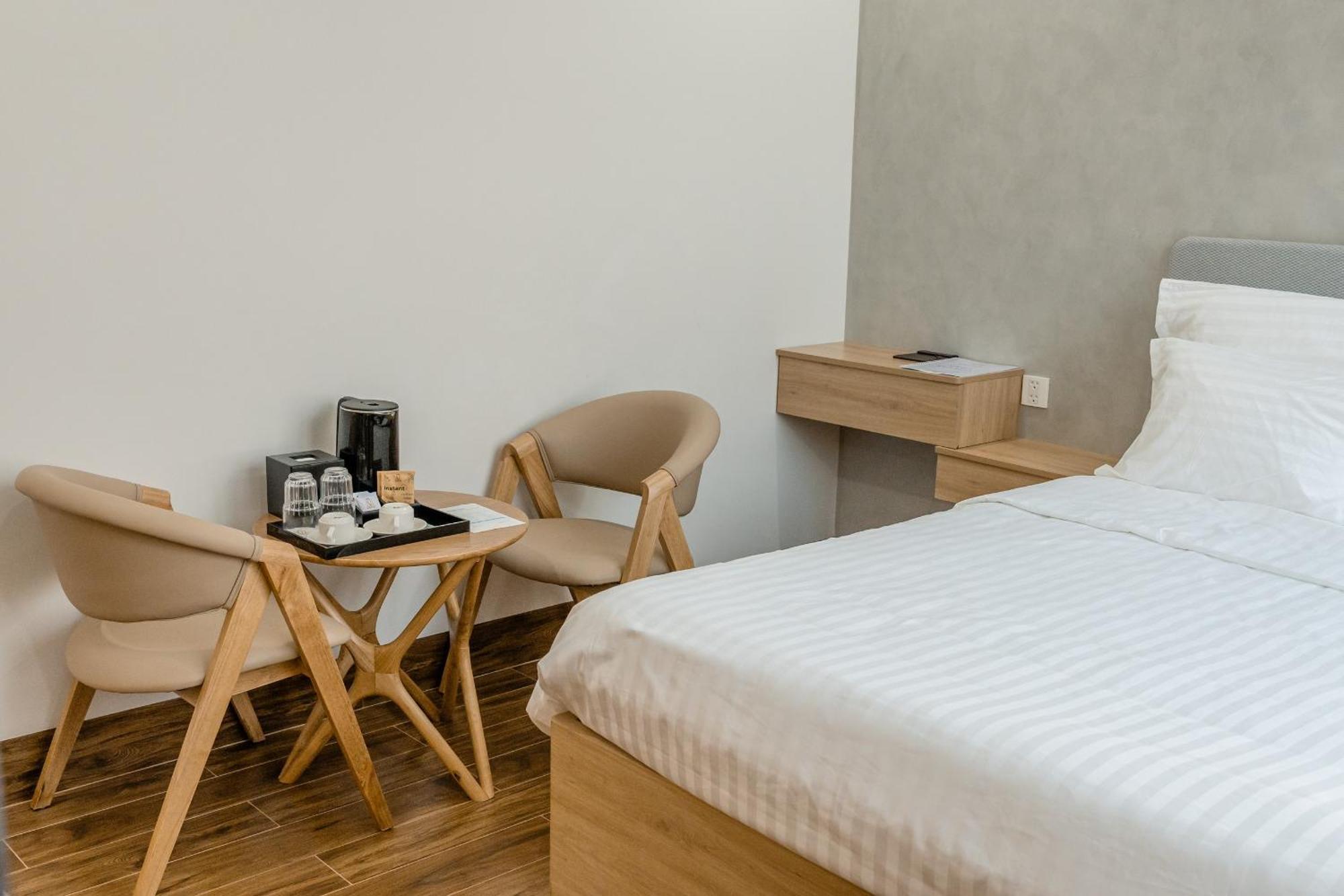 Diora Hotel Pleiku By Hos Eksteriør bilde